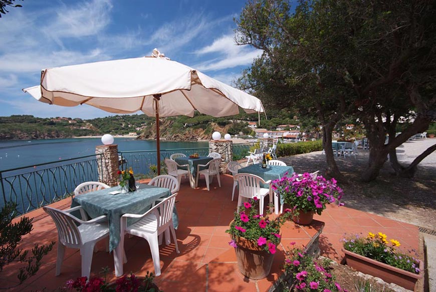 Hotel Dino, Insel Elba: die Terrasse auf dem Meer